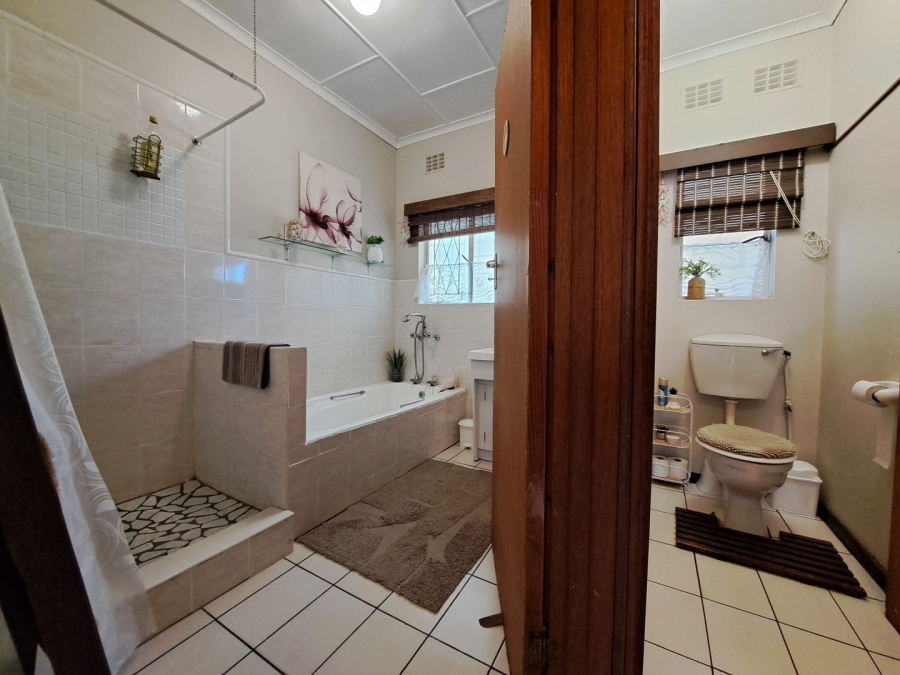 3 Bedroom Property for Sale in Summerpride Eastern Cape